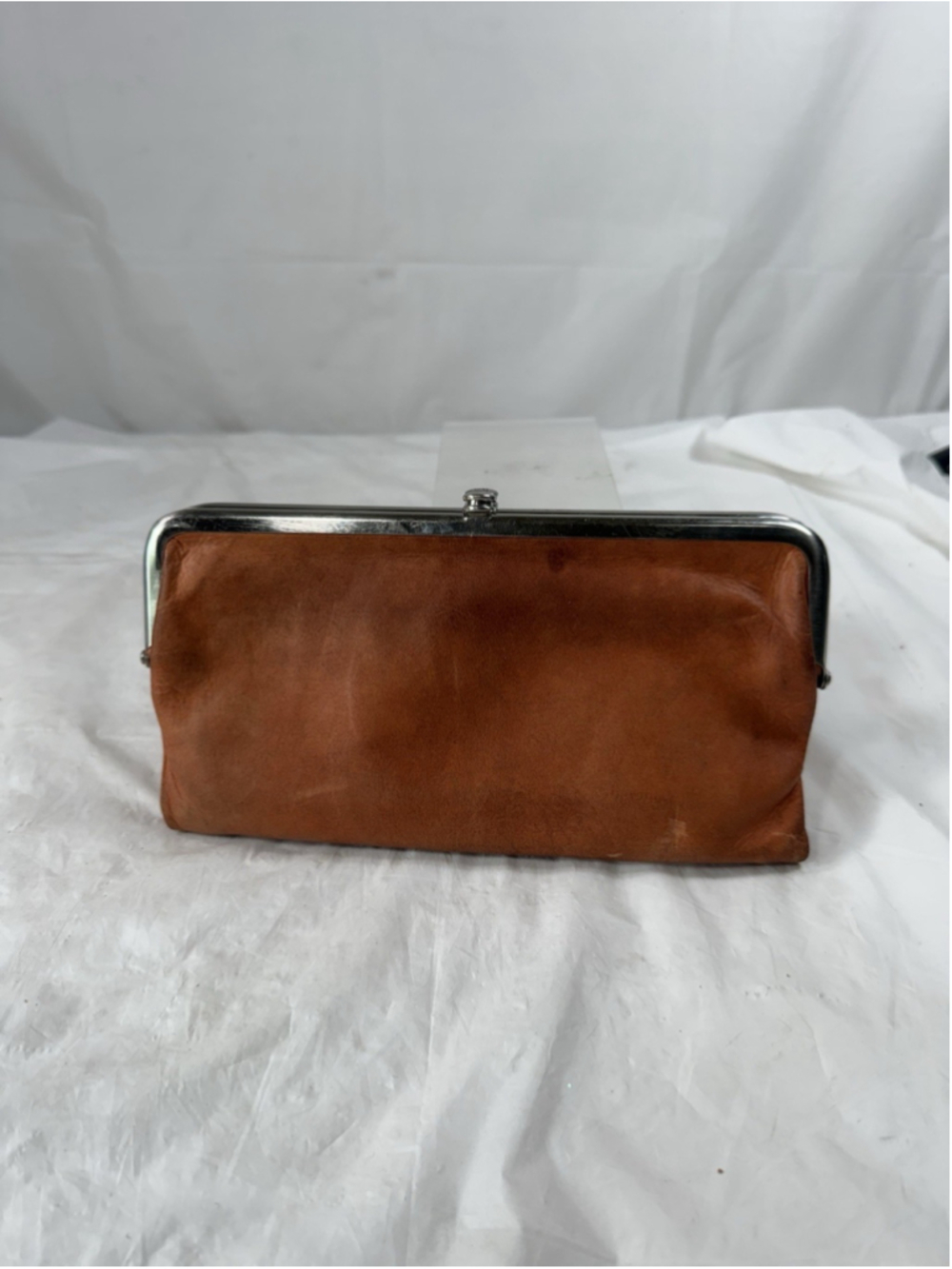 HOBO The Original Lauren Orange Clutch Wallet - Picture 14 of 15